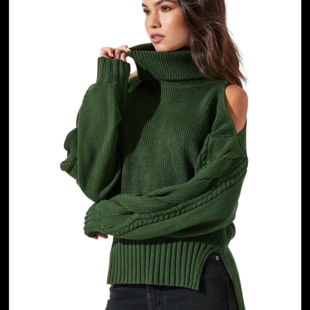 ASTR the label green sweater